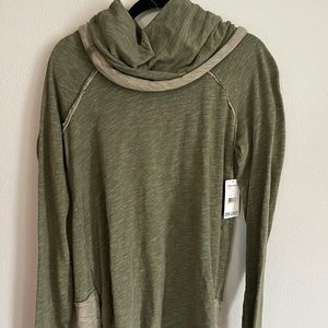 Free People light cowl neck sweater army green two tone